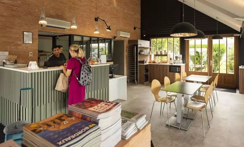 Отель The Originals Access, Hôtel Bordeaux Aéroport