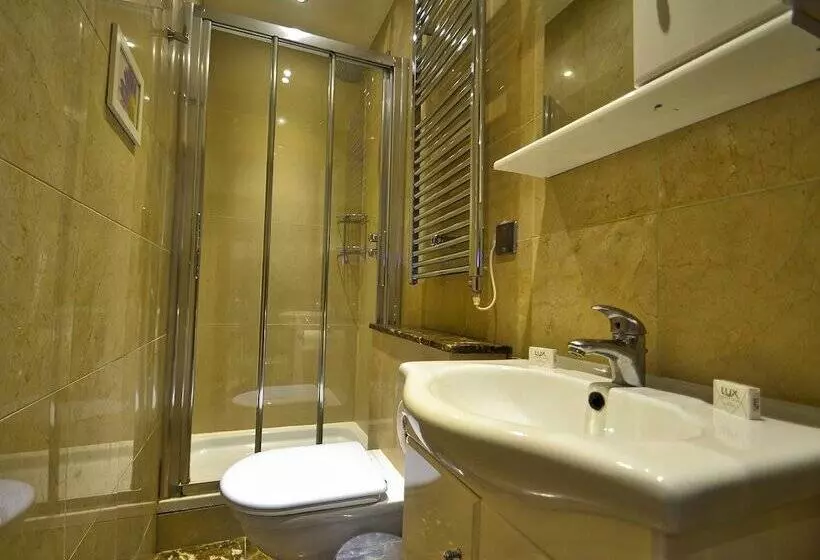 Hyde Park Apartments