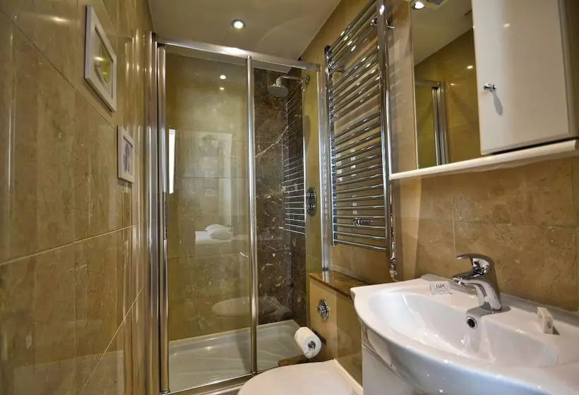 Hyde Park Apartments