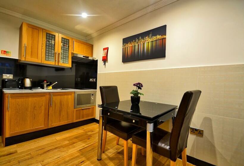 Hyde Park Apartments