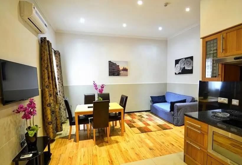 Hyde Park Apartments