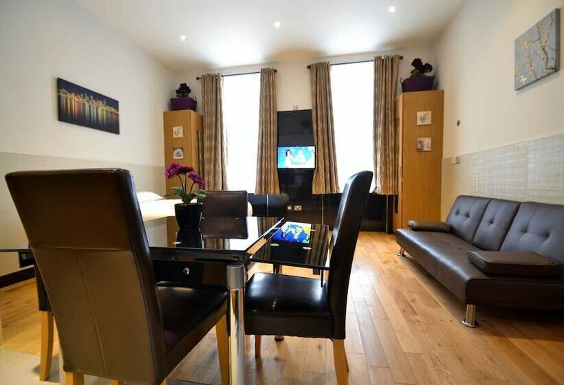 Hyde Park Apartments