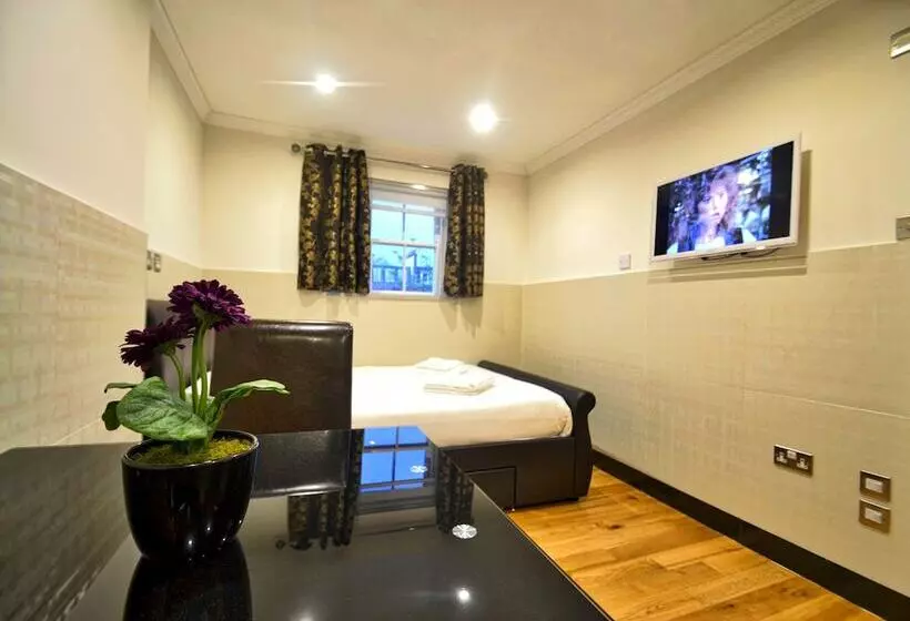 Hyde Park Apartments