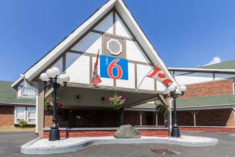 Motel 6 Trenton, On