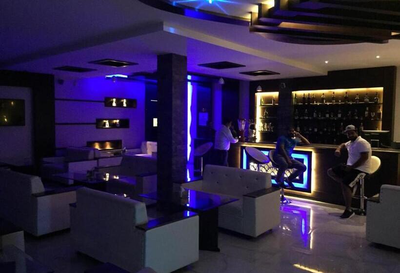 Отель Royal Plaza