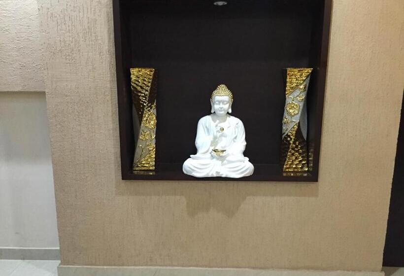 Отель Royal Plaza