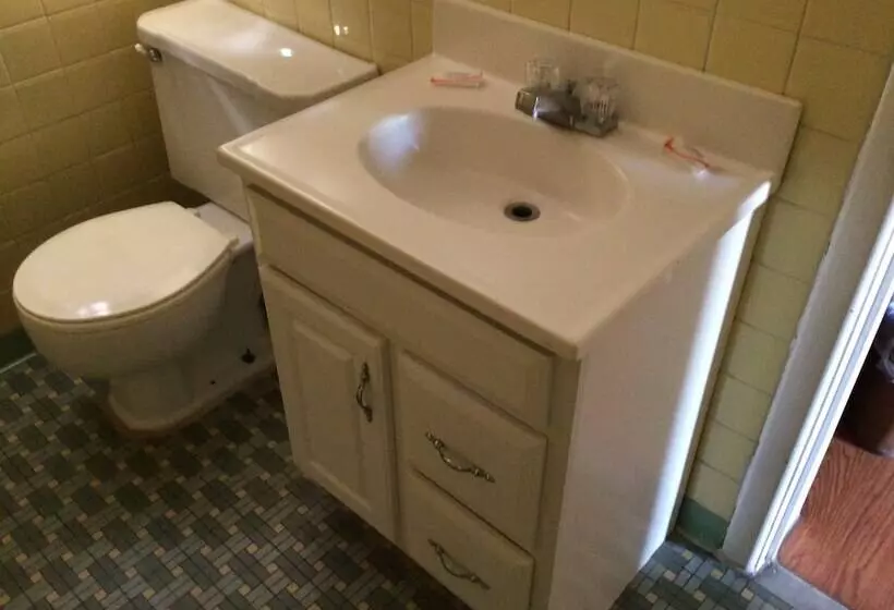 Motelli Skyland Inn   Bristol