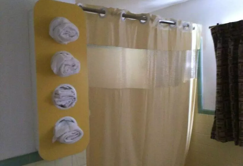 Motelli Skyland Inn   Bristol