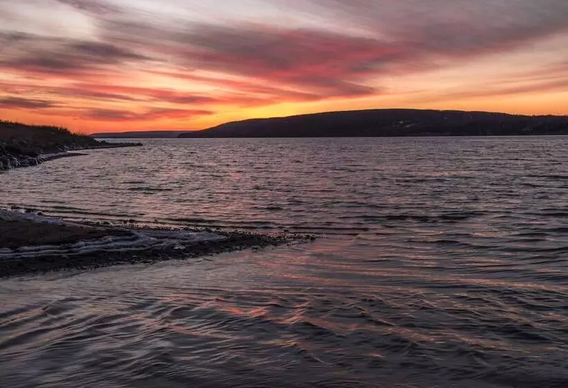 Seaweed And Sod Farm Bed & Breakfast