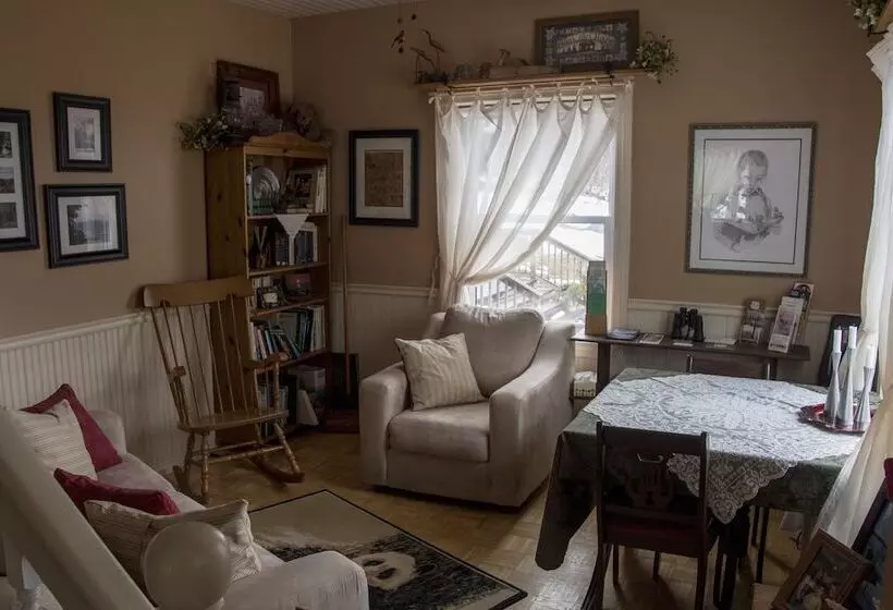 Seaweed And Sod Farm Bed & Breakfast