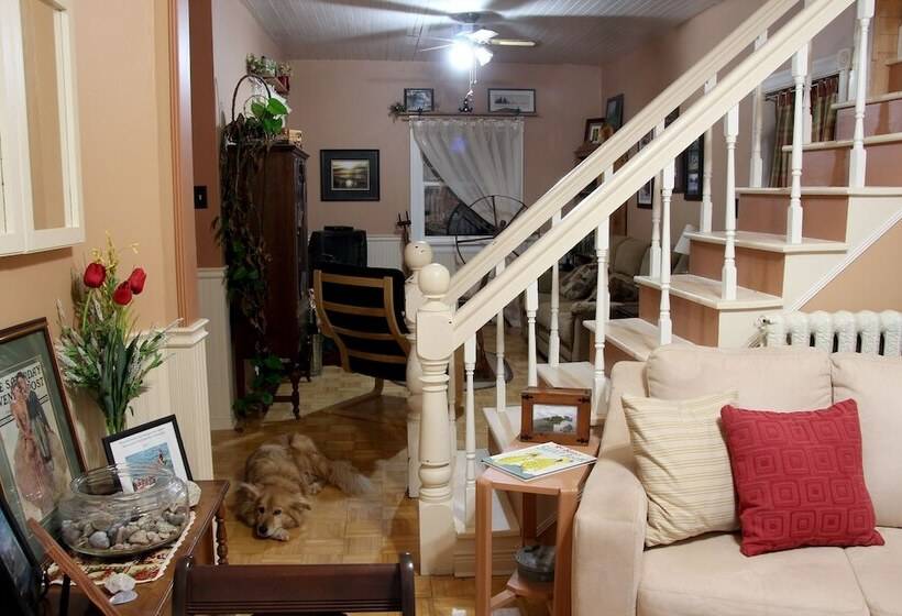 Seaweed And Sod Farm Bed & Breakfast