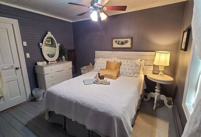 Seaweed And Sod Farm Bed & Breakfast