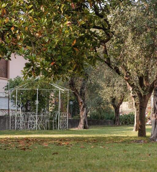 בית מלון כפרי Villa Angela Olympic Garda Lake