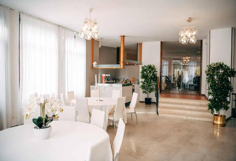 בית מלון כפרי Villa Angela Olympic Garda Lake