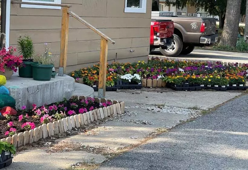 Kootenai Valley Motel