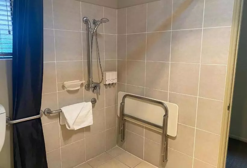 호텔 Ambassador On Ruthven