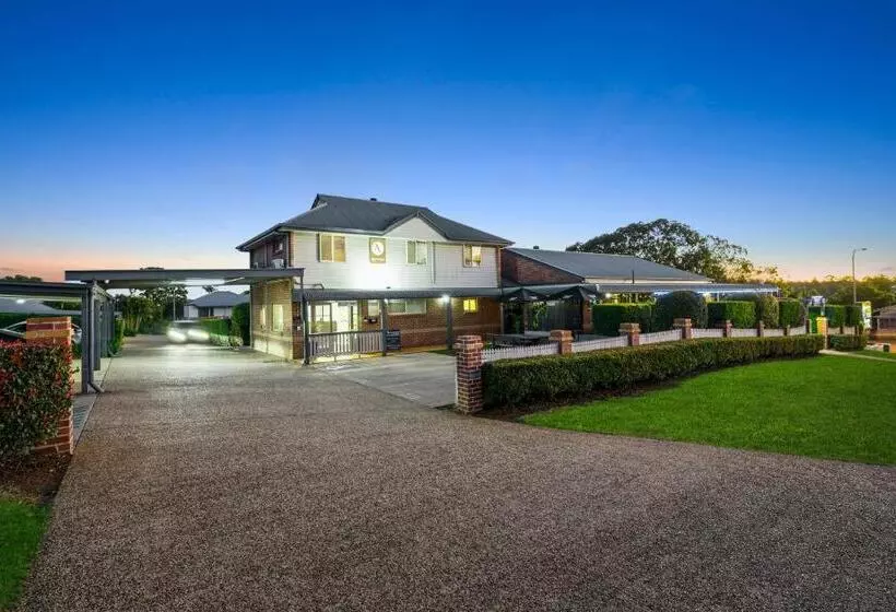 호텔 Ambassador On Ruthven