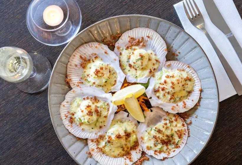 호텔 Ambassador On Ruthven