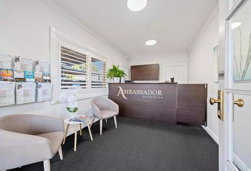 호텔 Ambassador On Ruthven