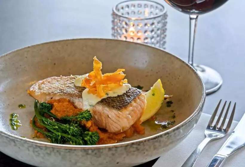 호텔 Ambassador On Ruthven