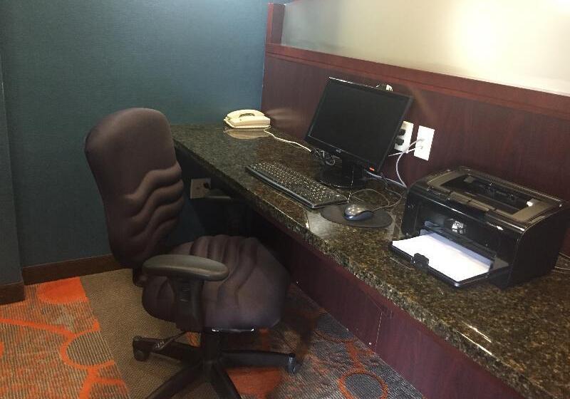 酒店 Comfort Inn & Suites