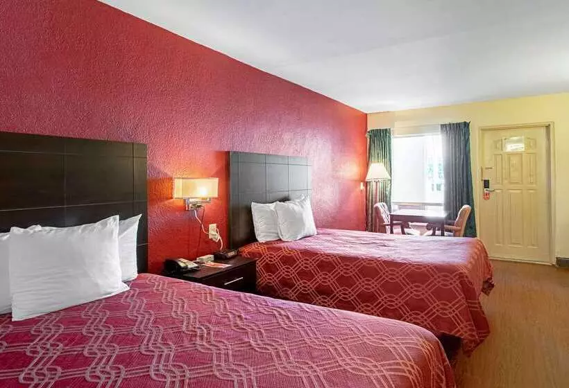 Отель Econo Lodge Inn & Suites