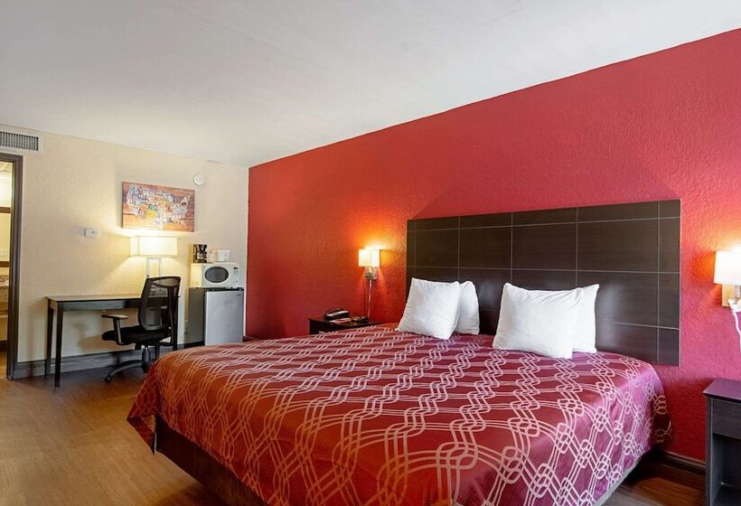 فندق Econo Lodge Inn & Suites