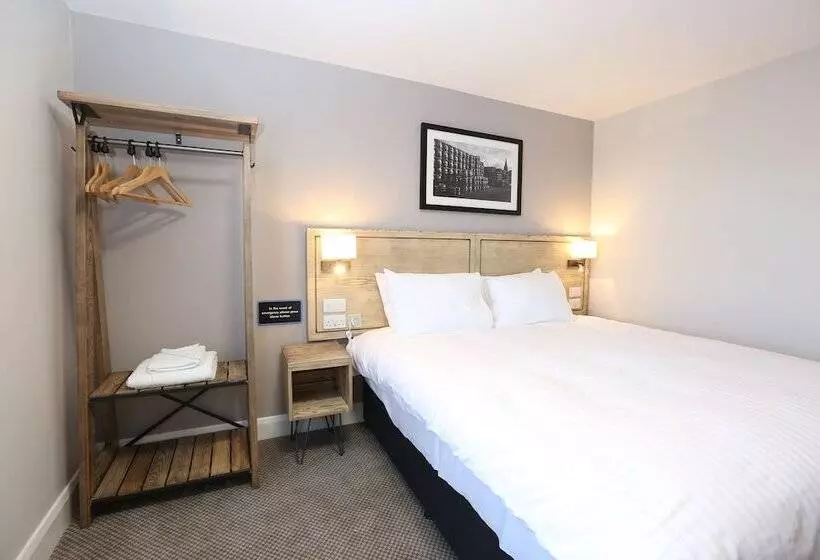 Hotel Green Lodge, Wirral By Marston S Inns