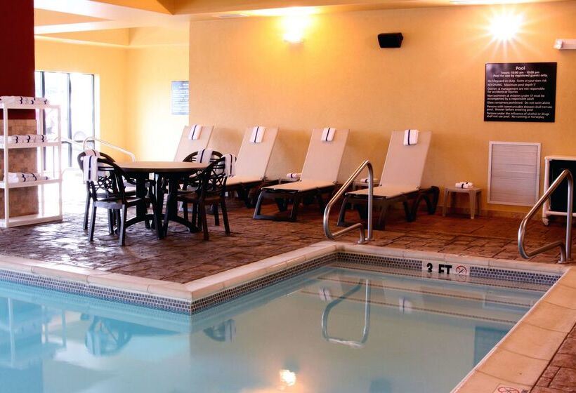 בית מלון כפרי Hampton Inn & Suites Paducah