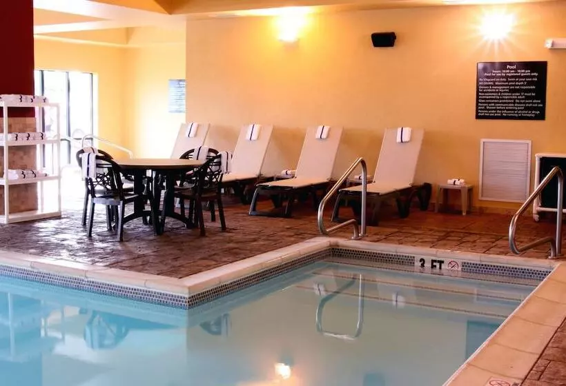 هتل Hampton Inn & Suites Paducah