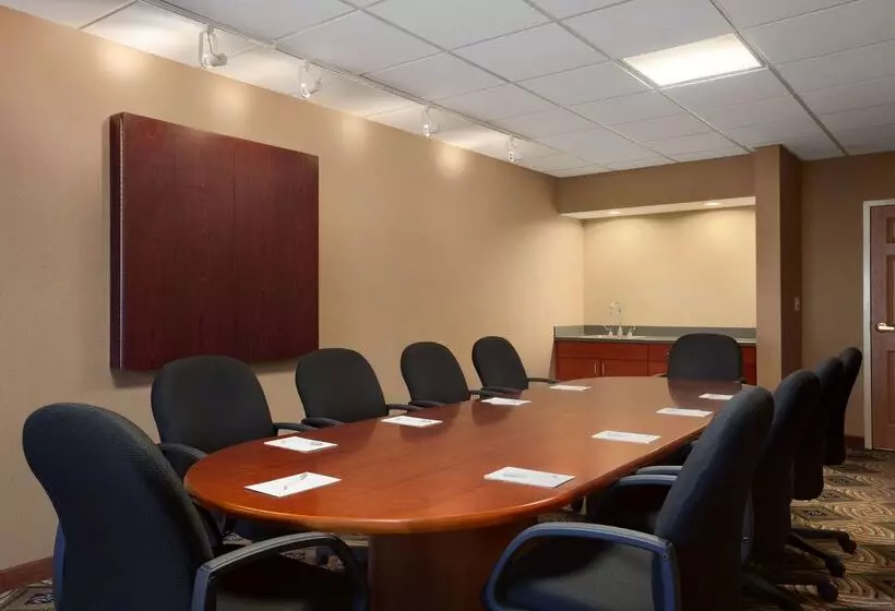 酒店 Hampton Inn Geneva