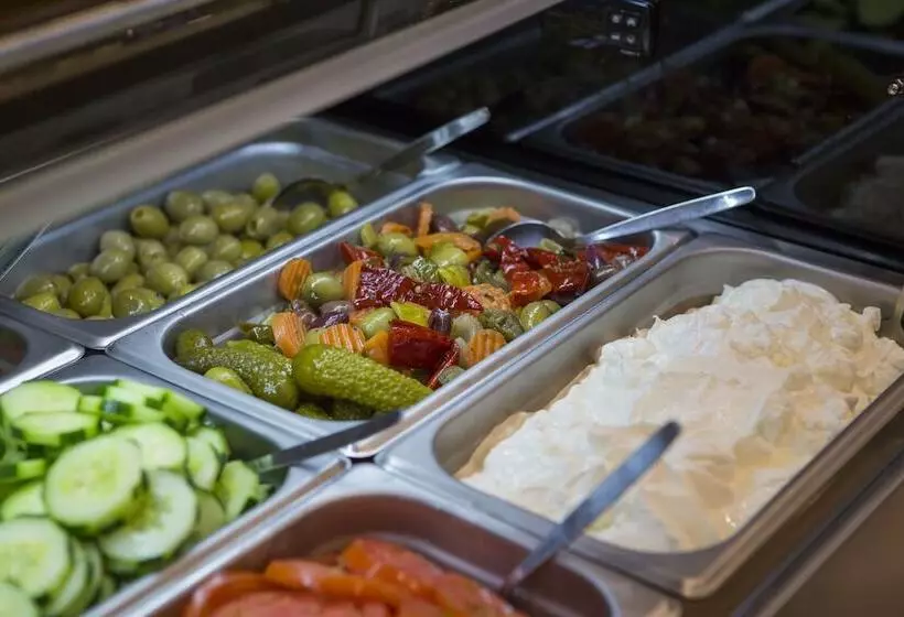 Ionian Plaza Hotel & Spa