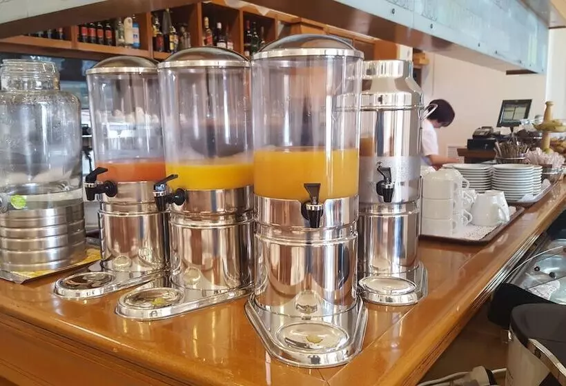 Ionian Plaza Hotel & Spa