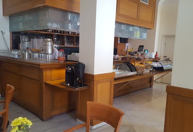 Ionian Plaza Hotel & Spa