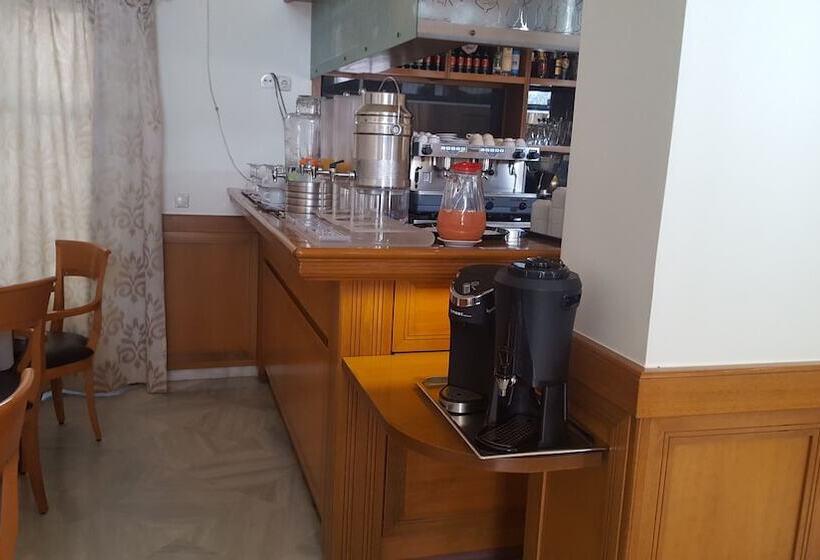 Ionian Plaza Hotel & Spa