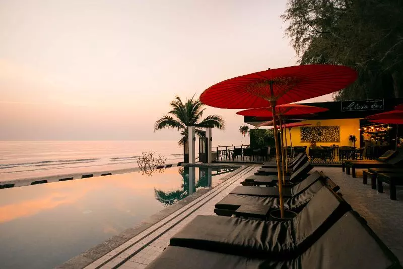 هتل Laksasubha Hua Hin