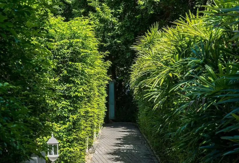 Hotel Laksasubha Hua Hin