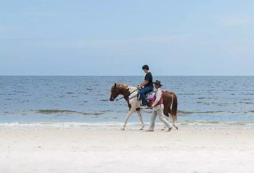 Hotel Laksasubha Hua Hin