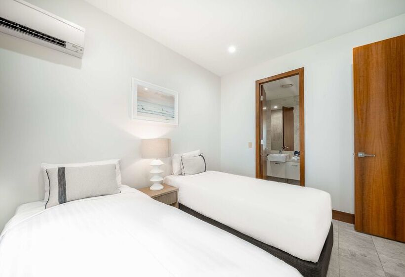 Отель Oaks Casuarina Santai Resort