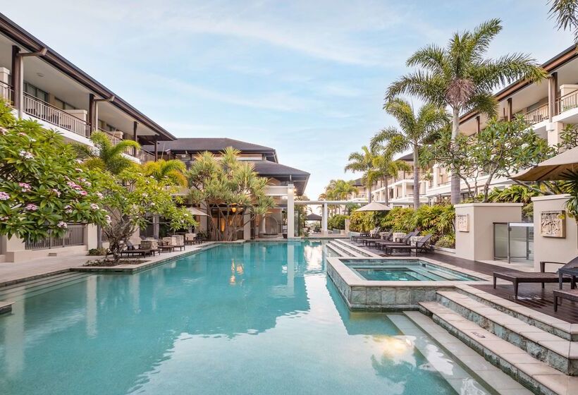 Отель Oaks Casuarina Santai Resort