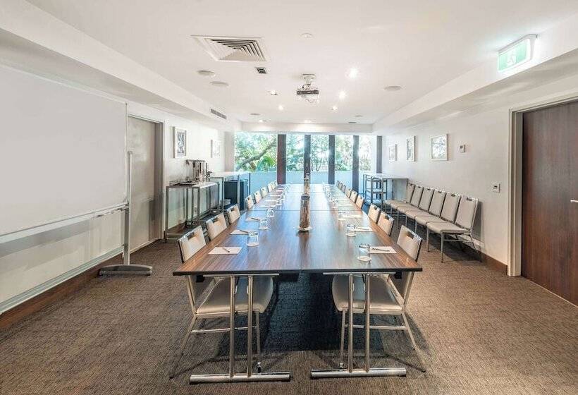 Отель Oaks Casuarina Santai Resort