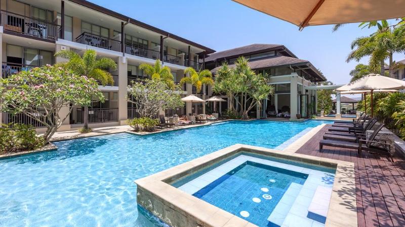 Отель Oaks Casuarina Santai Resort