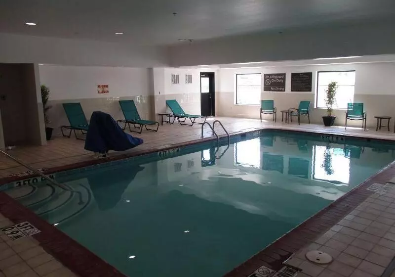 فندق Ramada By Wyndham Burkburnett / Wichita Falls