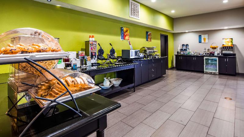 Отель Ramada By Wyndham Burkburnett / Wichita Falls