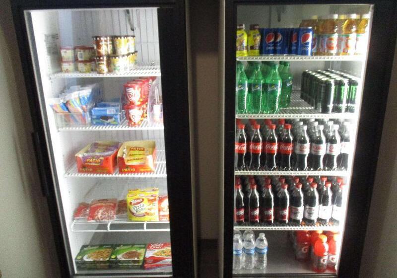 Отель Ramada By Wyndham Burkburnett / Wichita Falls