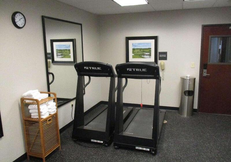 Отель Ramada By Wyndham Burkburnett / Wichita Falls