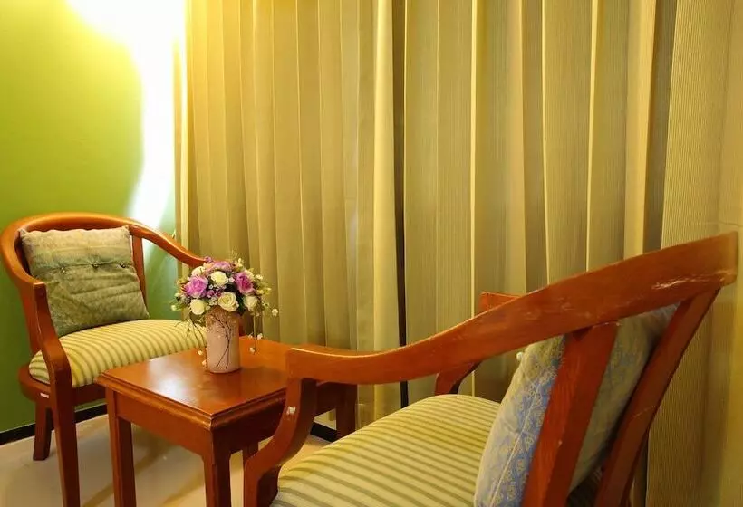 هتل Regent Ramkhamhaeng 22