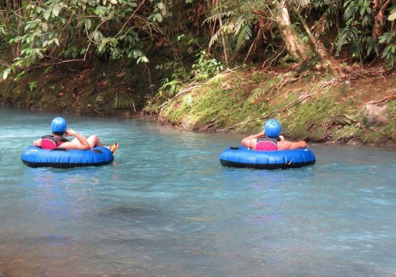 בית מלון כפרי Hideaway Rio Celeste