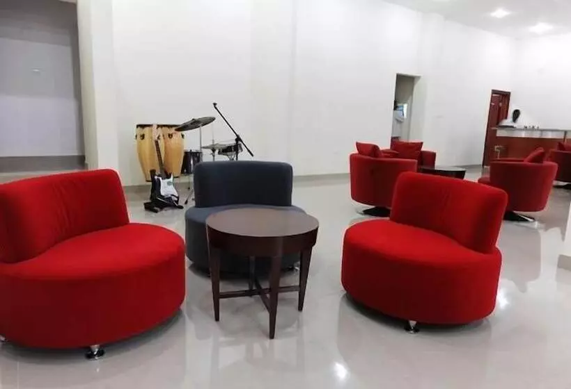 هتل Ritz Waku Kungo