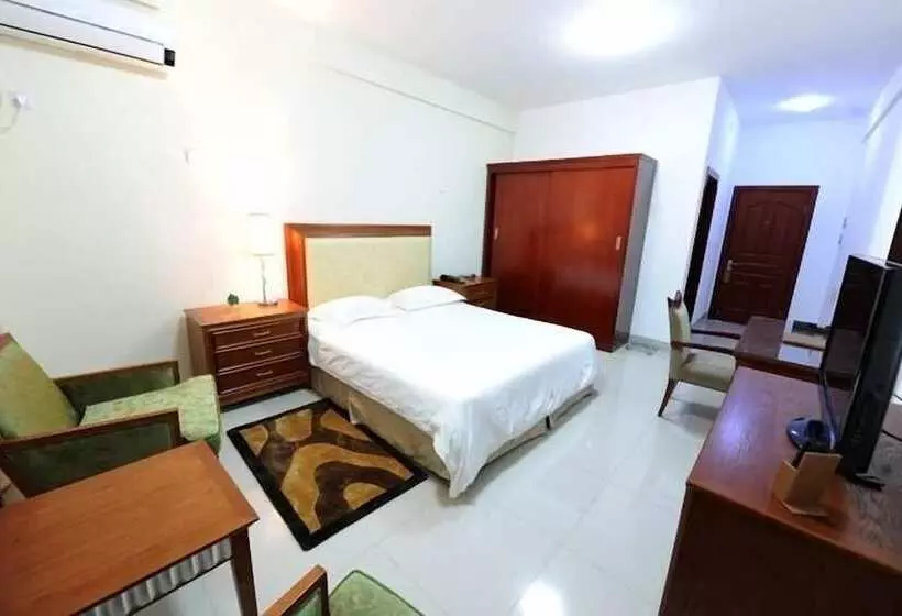 هتل Ritz Waku Kungo